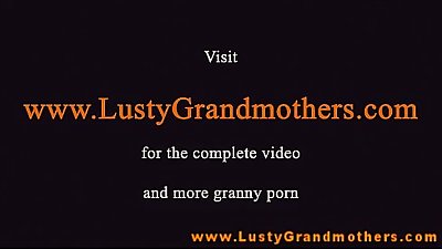 Amateur mature granny getting fucked