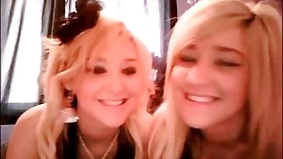 Webcam Lesbische blond
