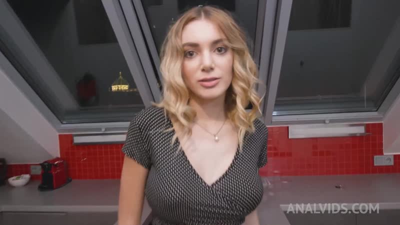 Paola hard gets anal fisted by sara bell and assfucked by chris diamonds monster