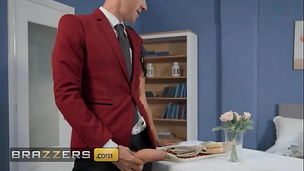 BRAZZERS - Another Wild Threesome Unleashes At The No-Tell Motel With Hot Girls Kiki Minaj & Louise Lee