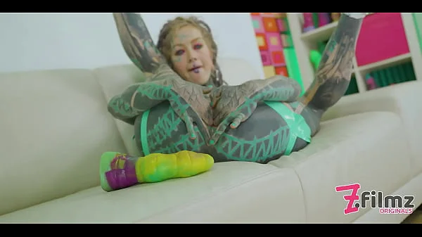 Tattooed hippie ANAL lover stretching her ANAL and pushes out her prolapse and gets fucked by a big dick