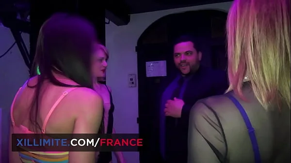 Amateurs in a swinger club