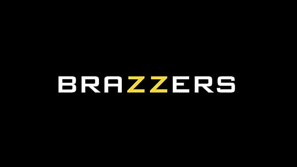 Auctioning Her Ass - Sofia Lee, Ebony Mystique / Brazzers  / stream full from www.brazzers.promo/cti