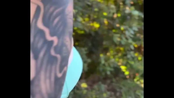 Vi uma Prostituta fazendo ponto na rua pedi pra ela fazer um boquete ela cobro 10$ ela quis me levar pro beco ! (Público)