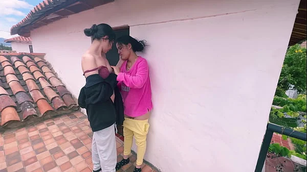 Metiendo mis dedos en la vagina caliente de mi ex