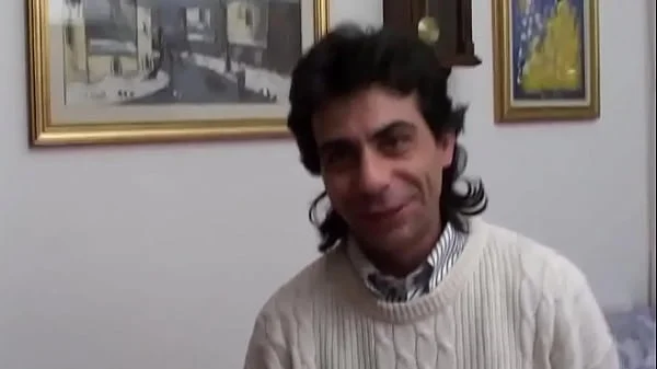 Amateur couple shares sex scenes with friends