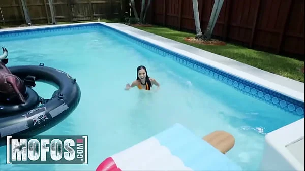 Rough Poolside Pussy Pounding For Innocent (Vina Sky) Who Likes Big Guys With Massive Cocks - Mofos