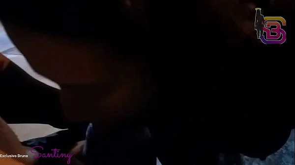 Brigou com o marido e disse que o primeiro que ela visse ia chupar o pau, dito e feito a puta da Bruna Santiny mamou um cara na praça