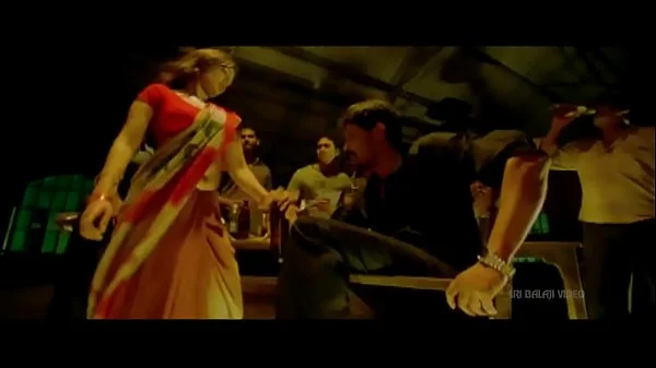 Kareena Deepika other heroine expressions