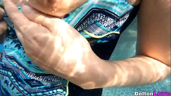 SEXO RIESGOSO en piscina pública