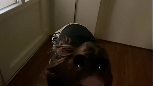 Trio amateur avec 2 chaudes jeunes filles qui se font fourré à tout de role