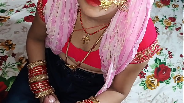 Teen sexy enjoys herself Video