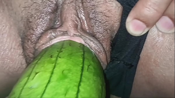 Beautiful Teen shows off sexy